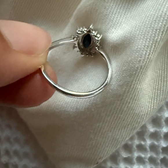 18K White Gold Sapphire & Diamond Engagement Ring - Picture 8 of 16